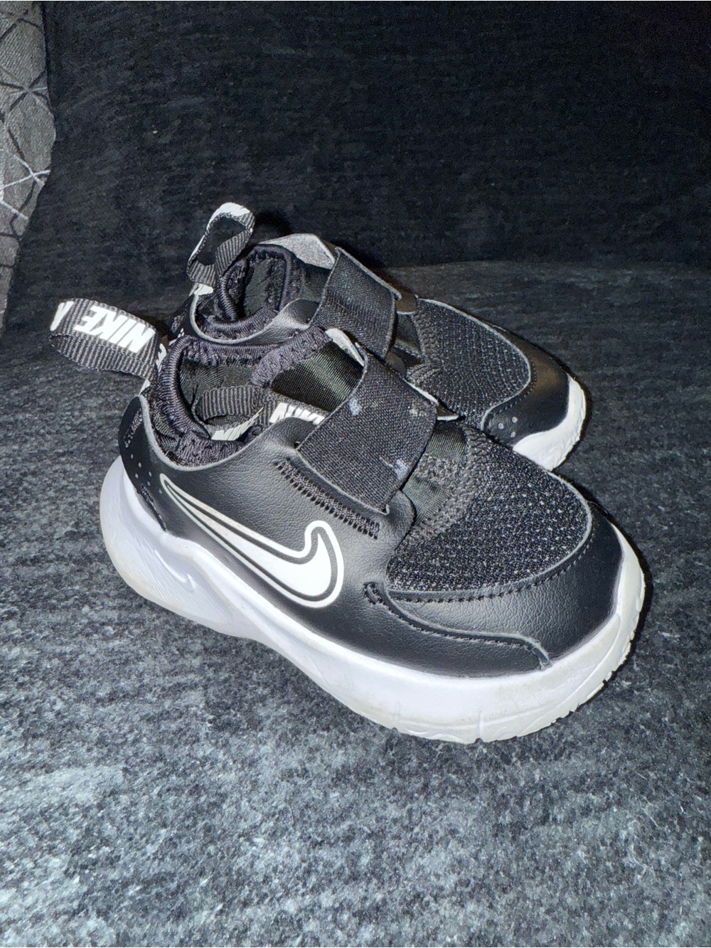 Nike Flex Runner 3 Shoes Size 4.5C Black White Slip On Sneakers